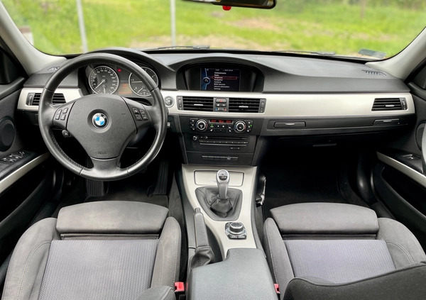 BMW Seria 3 cena 27500 przebieg: 288000, rok produkcji 2010 z Kielce małe 326